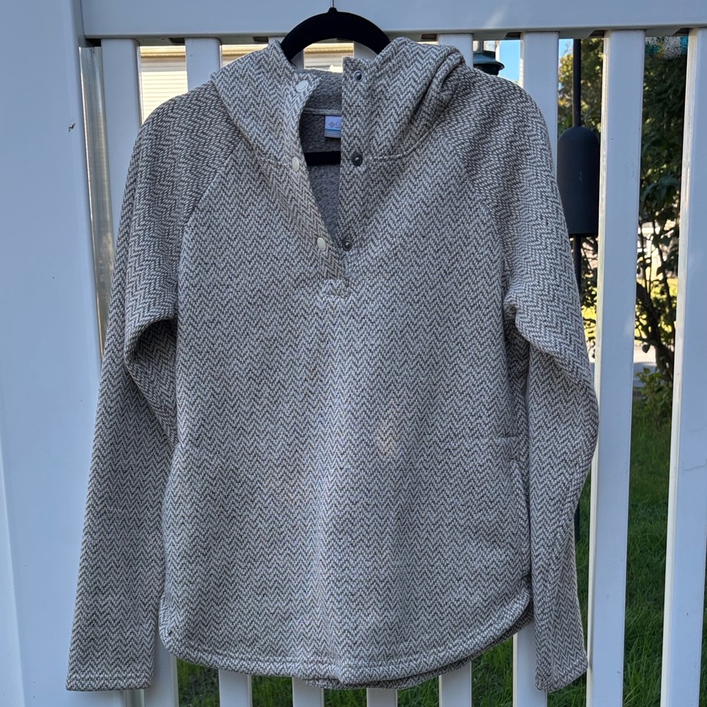 Columbia sportswear chevron Hooded pullover fleece with pockets
